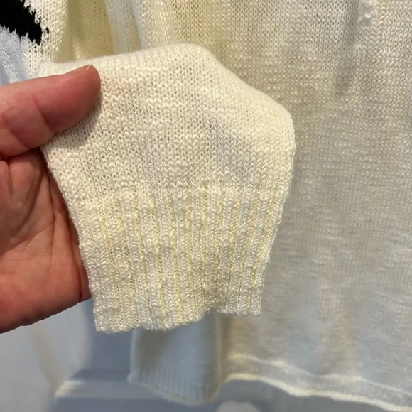 Hem & Thread White Hooded Sweater with Black Star Sleeves size Medium - Picture 2 of 6